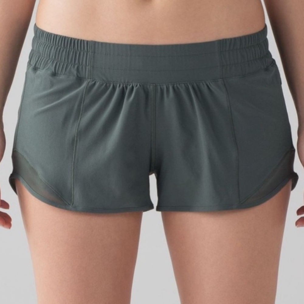 lululemon Hotty Hot Low-Rise Lined Short 2.5"